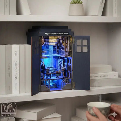 🚀 Book Nook DIY “Mysterious Blue Box” – TARDIS Diorama for Doctor Who Fans